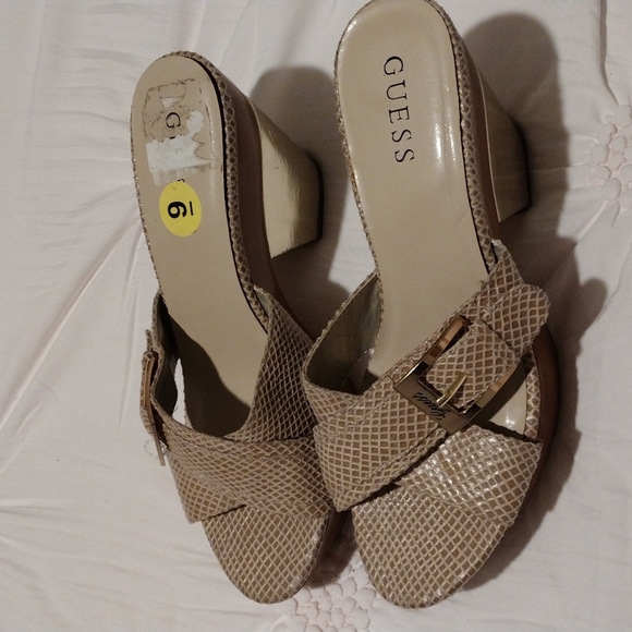 Guess heels size 9 - Picture 2 of 2